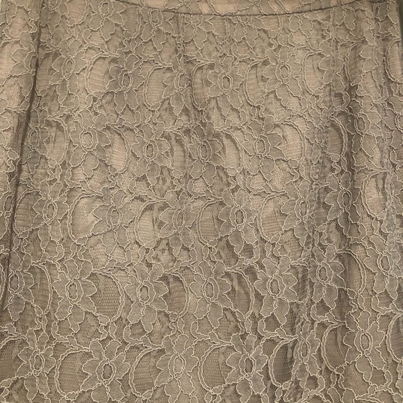 2-piece, Laundry by Shelli Segal, top is size 6 & skirt is a 4 - Picture 3 of 6